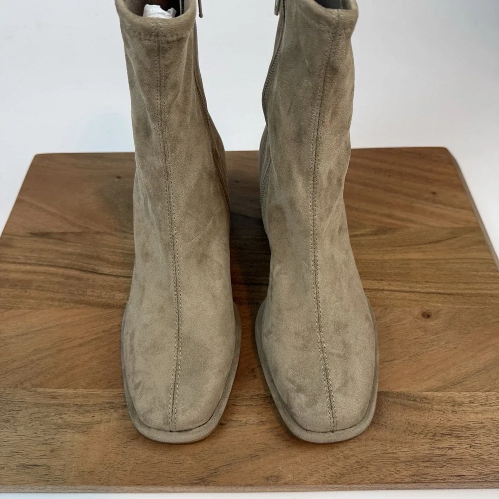 New NWOB Womens Steve Madden Pammy Taupe Brown Faux Suede Heeled Boots Size 6‎ M